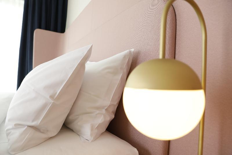 Отель Gatsby Афины Экстерьер фото A lamp
