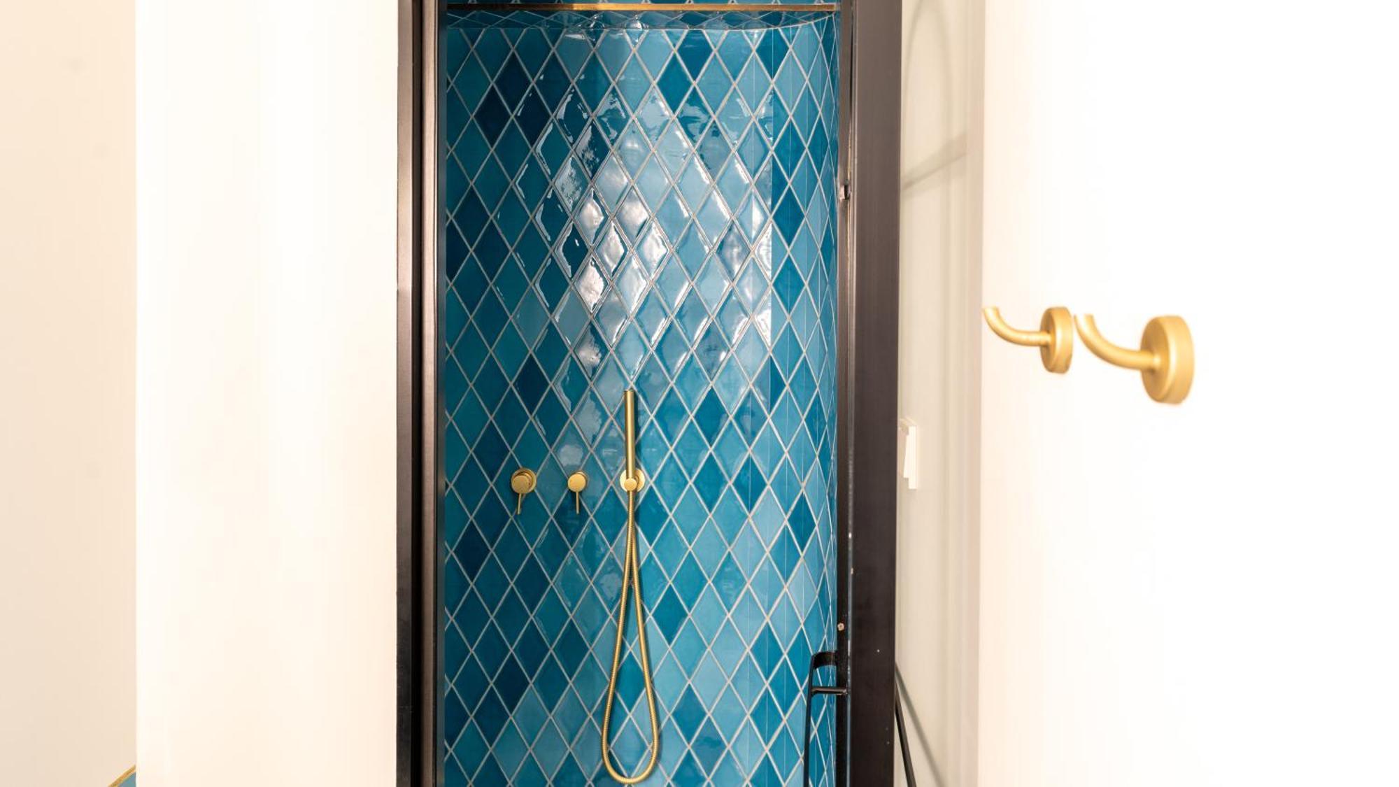 Отель Gatsby Афины Экстерьер фото Shower